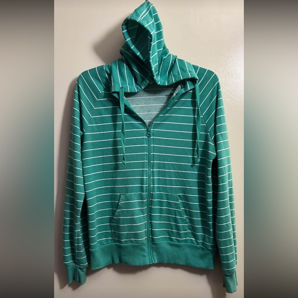 Striped Old Navy Zip-Up ⭐️